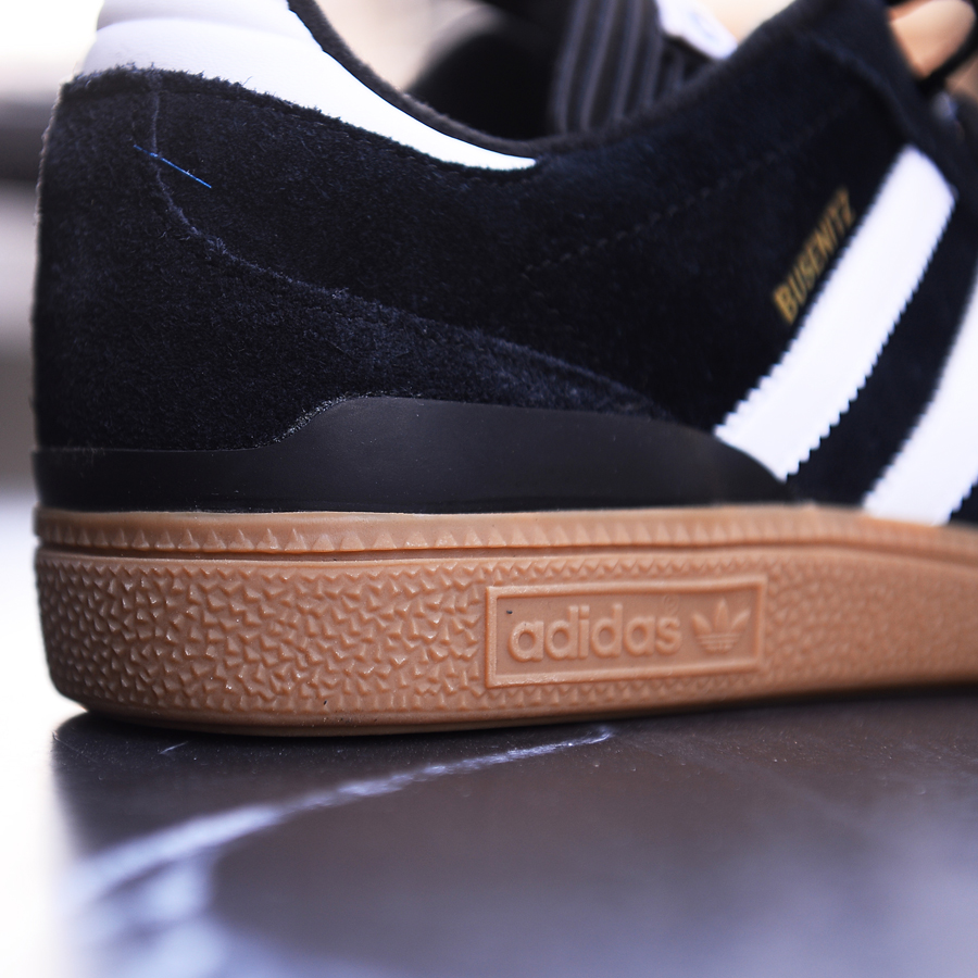 PRIVILEGE NAGOYA スニーカー