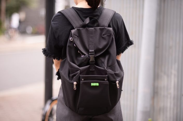 （左）りょーたさん（右）りささん